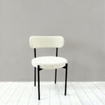 CHAISE GALA CAPITONNE GRANDE BOUCLETTE SOCLE METALLIQUE NOIR